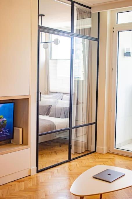 Central Apartment With Balcony And Views, Old Town, Metro Warszawa Eksteriør billede