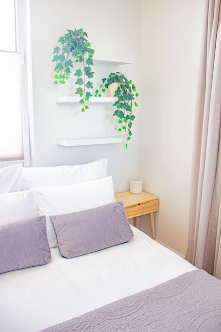 Central Apartment With Balcony And Views, Old Town, Metro Warszawa Eksteriør billede